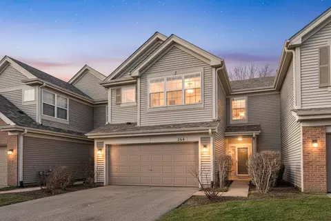 264 Blue Spruce Ln, Glendale Heights, IL 60139