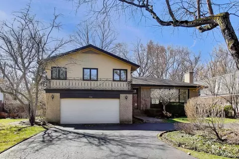 754 Woodridge Ln, Glencoe, IL 60022