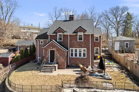 1435 Jersey Ridge Rd, Davenport, IA 52803