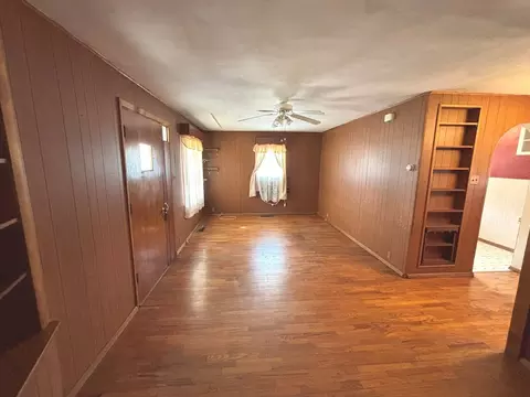 107 Dewolf St, Odin, IL 62870 photo 3