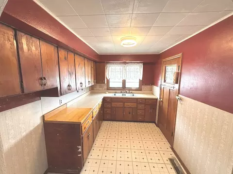 107 Dewolf St, Odin, IL 62870 photo 5