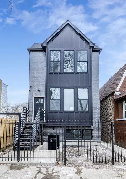 535 N Lawndale Ave, Chicago, IL 60624