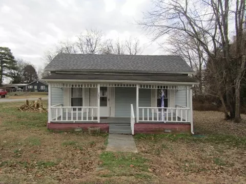 285 E School St, Cave In Rock, IL 62919