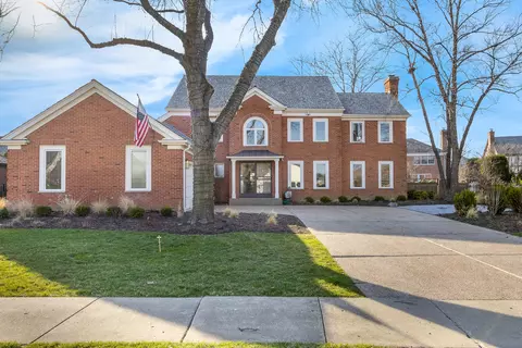 2331 Mohawk Ln, Glenview, IL 60026