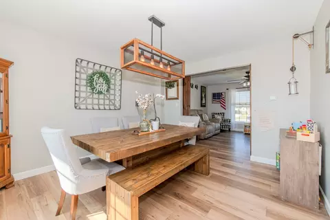 Dining - 2615 E Girot Ln, Diamond, IL 60416 photo 1 of 2