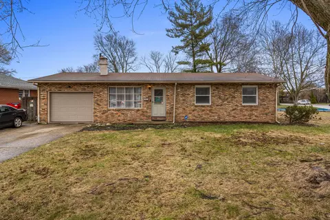 1502 Powers Ln, Champaign, IL 61821