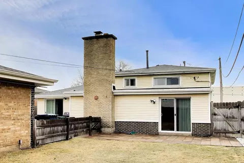 Exterior - 7944 W 82nd St, Bridgeview, IL 60455 photo 3 of 5