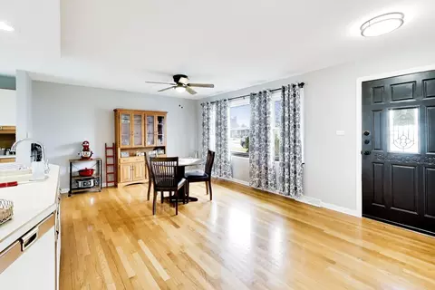 Entry Way - 7944 W 82nd St, Bridgeview, IL 60455 photo 1 of 2