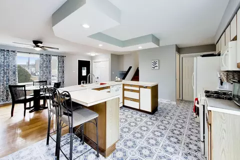 Kitchen - 7944 W 82nd St, Bridgeview, IL 60455 photo 4 of 4