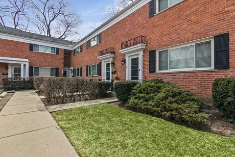 573 Shorely Dr, Barrington, IL 60010