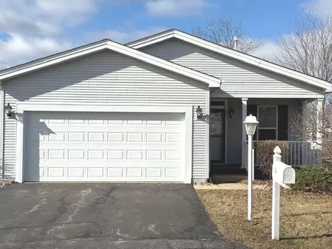 76 Rocking Horse Ln, Grayslake, IL 60030