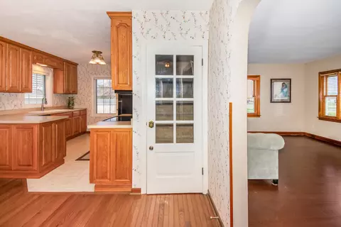 Entry Way - 2110 E Oakland Ave, Bloomington, IL 61701 photo 1 of 7