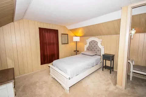 Bedroom - 2110 E Oakland Ave, Bloomington, IL 61701 photo 4 of 6