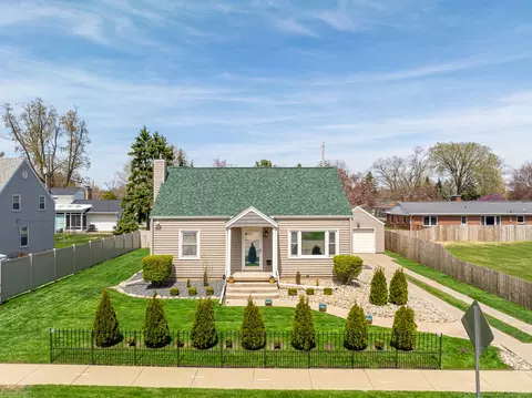 View/Area - 2110 E Oakland Ave, Bloomington, IL 61701 photo 1 of 3