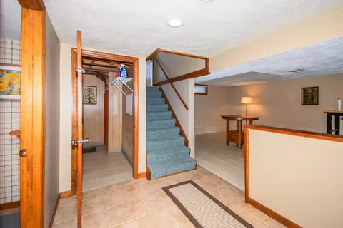 Entry Way - 2110 E Oakland Ave, Bloomington, IL 61701 photo 7 of 7