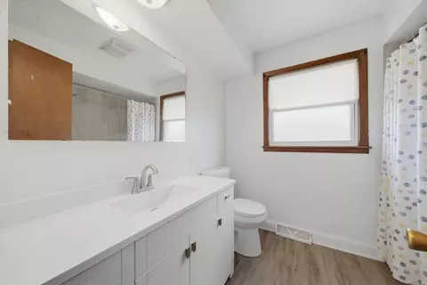 Bath - 7705 W 80th Pl, Bridgeview, IL 60455 photo 1 of 1