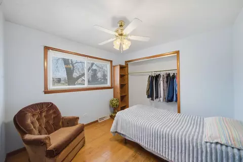 Bedroom - 7705 W 80th Pl, Bridgeview, IL 60455 photo 2 of 4