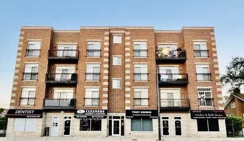 5321 N Lincoln Ave #2E, Chicago, IL 60625