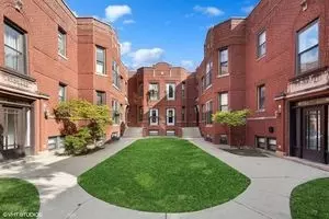 3710 W Wrightwood Ave #2E, Chicago, IL 60647