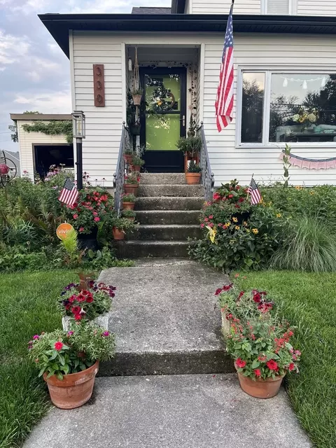 330 N Birch St, Waterman, IL 60556