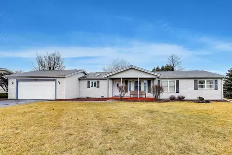910 Shetland Ct, Grayslake, IL 60030