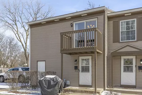1230 Bunker Hill Ct #A, Wheaton, IL 60189