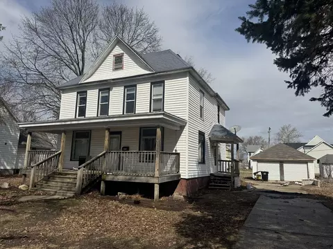 245 E Orleans St E, Paxton, IL 60957