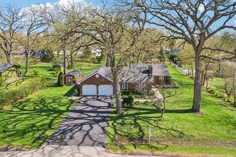 9 N827 Beckman Trl, Elgin, IL 60124