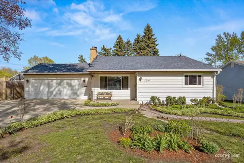 124 S Rosedale Ave, Aurora, IL 60506