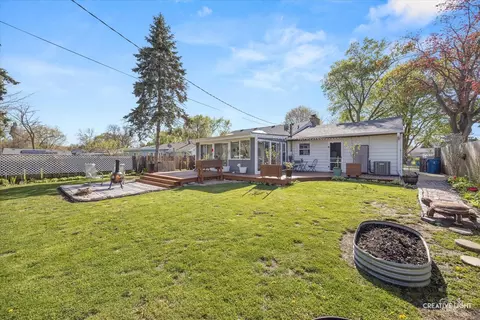Exterior - 124 S Rosedale Ave, Aurora, IL 60506 photo 11 of 12