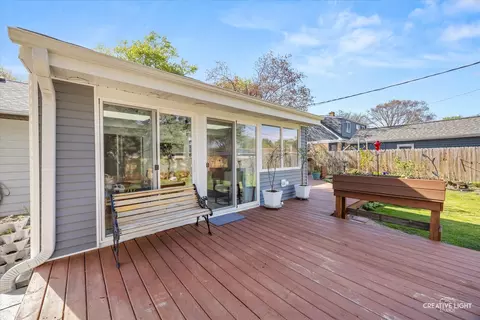 Exterior - 124 S Rosedale Ave, Aurora, IL 60506 photo 8 of 12