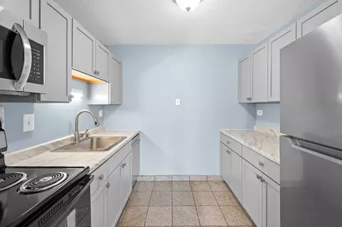 Kitchen - 30 E Division St #14C, Chicago, IL 60610 photo 1 of 2