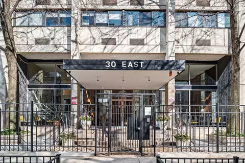 30 E Division St #14C, Chicago, IL 60610