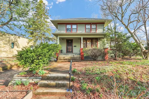 202 W Iowa St, Urbana, IL 61801