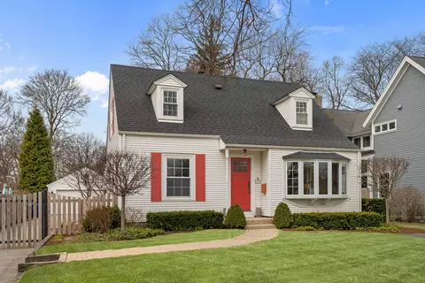 1213 Dartmouth St, Wilmette, IL 60091