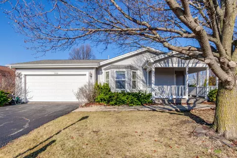 2406 Stallion Ct, Grayslake, IL 60030