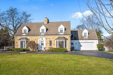 220 Sunset Ridge Rd, Northfield, IL 60093