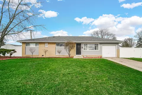 310 Maricopa Ln, Hoffman Estates, IL 60169