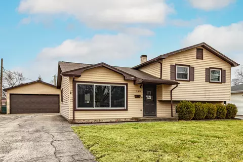 325 N Emerald Ave, Mundelein, IL 60060