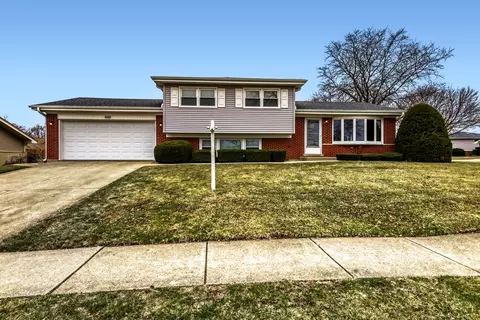 602 E Weathersfield Way, Schaumburg, IL 60193