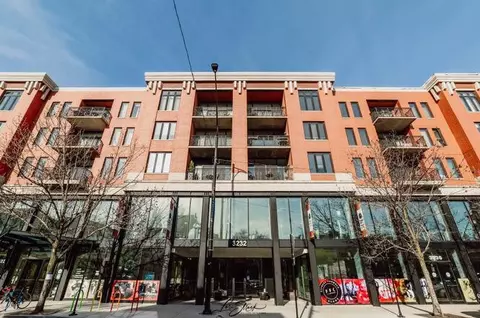 3232 N Halsted St #D707, Chicago, IL 60657