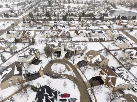 View/Area - 9 Greyshire Ct, Algonquin, IL 60102 photo 1 of 2
