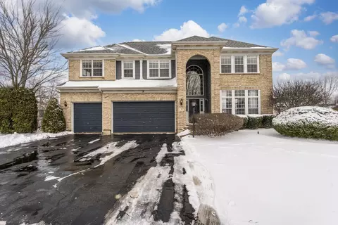 9 Greyshire Ct, Algonquin, IL 60102