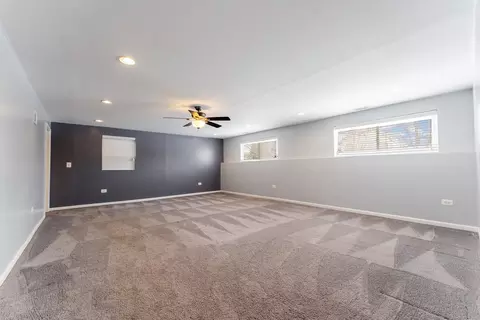 Living - 9 Greyshire Ct, Algonquin, IL 60102 photo 6 of 6