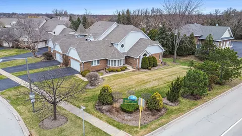 13733 Steeples Rd, Lemont, IL 60439