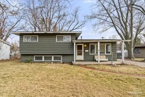 28 Seneca Dr, Montgomery, IL 60538