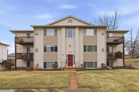 4188 Fairview Dr #2, Bettendorf, IA 52722