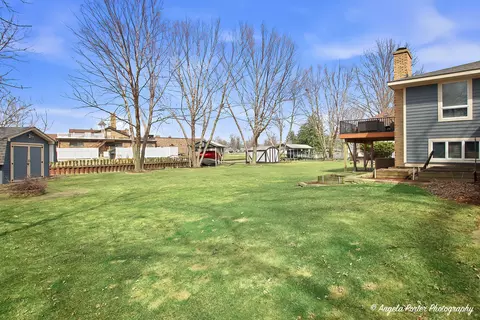 Exterior - 3114 Riverstream Dr, Mchenry, IL 60050 photo 3 of 10