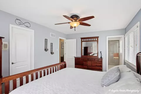 Bedroom - 3114 Riverstream Dr, Mchenry, IL 60050 photo 2 of 5