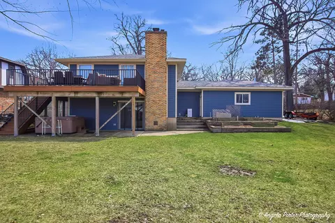 Exterior - 3114 Riverstream Dr, Mchenry, IL 60050 photo 5 of 10